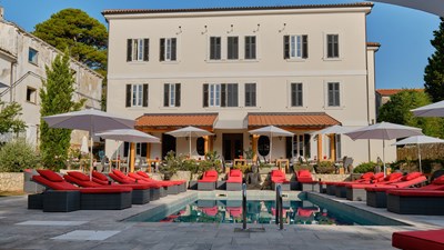Dolphin Suites Hotel, Restaurant, Wine & Cocktail Bar