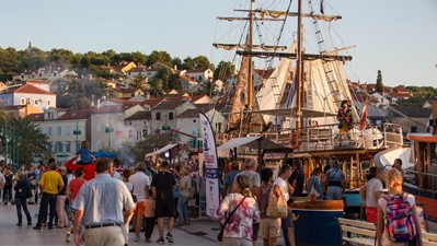 Festival Der lošinjer segel um die welt