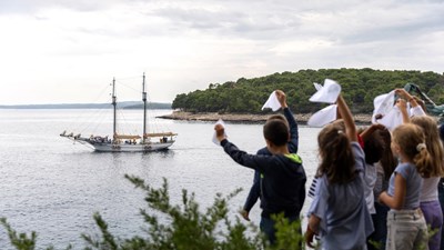 Lošinj ponovno plovi kroz povijest – stiže „LOSINAVA 2025.“