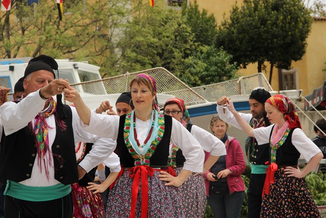 Nerezine „Muaj“