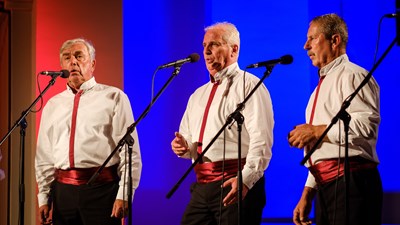 Otočna večer - Klape i Folklorne grupe