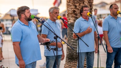 Otočna večer - Klape i Folklorne grupe