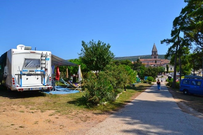 Kamp Preko mosta - Osor