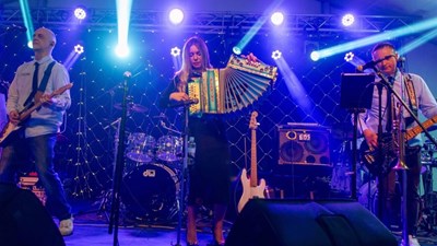 Volksfest im Sommer – USTRINE
