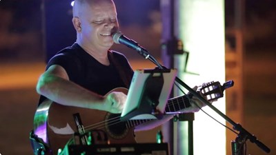 Šehad Komić – Glazba s dušom Balkana u Garden Inn