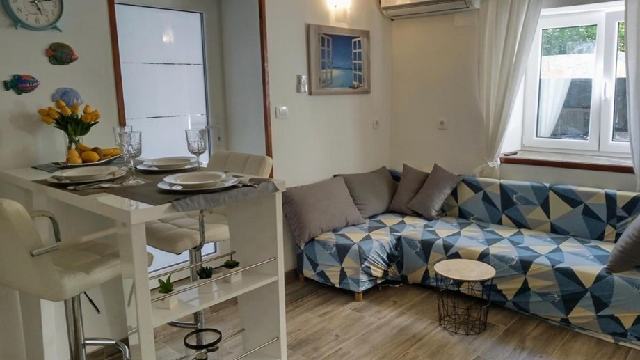 Apartman Ilovik flower