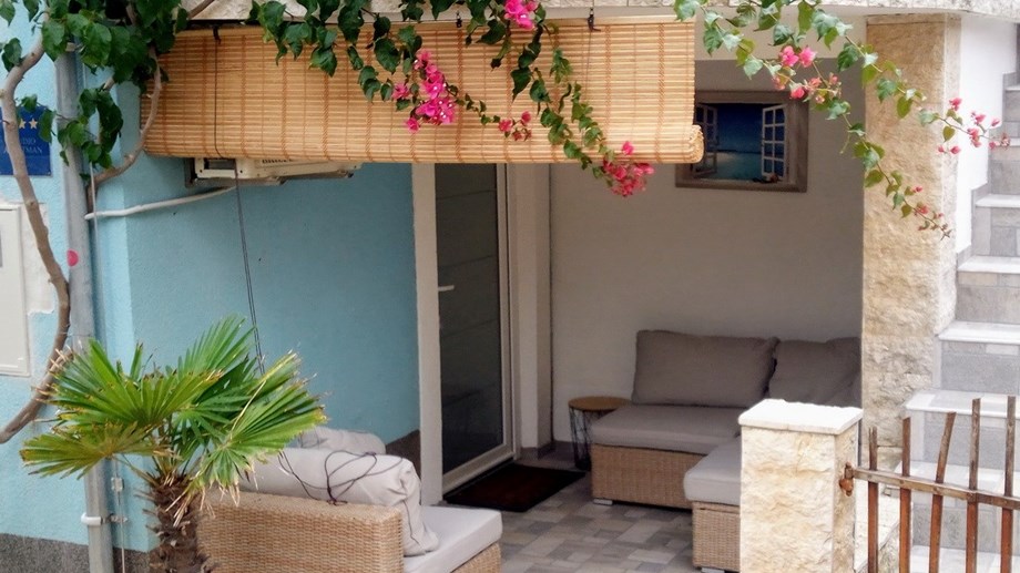 Apartman Ilovik flower