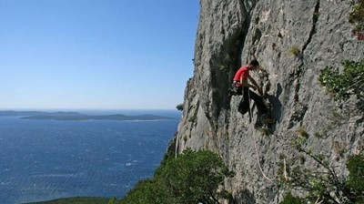 Sport climbing 