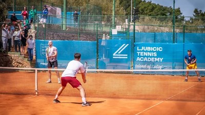 Tenis