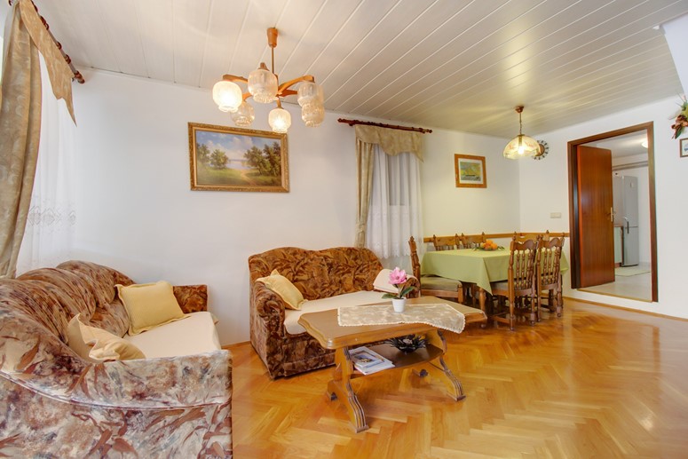 Volarić Mara