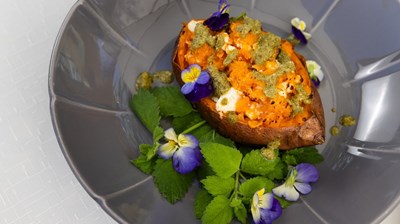 Patata dolce ripiena di pesto dell’isola