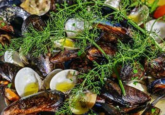 Buzara-style mussels
